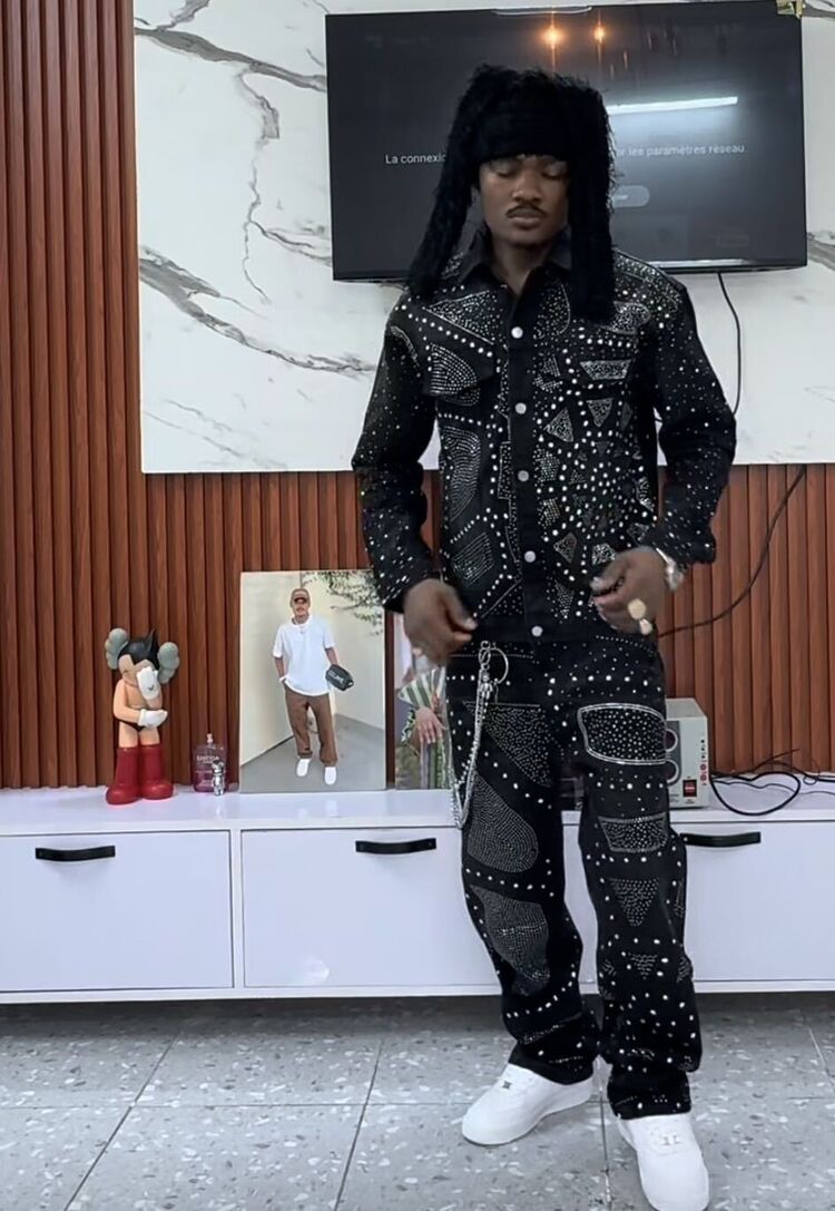  54673237  Yan yves, 24 ,    