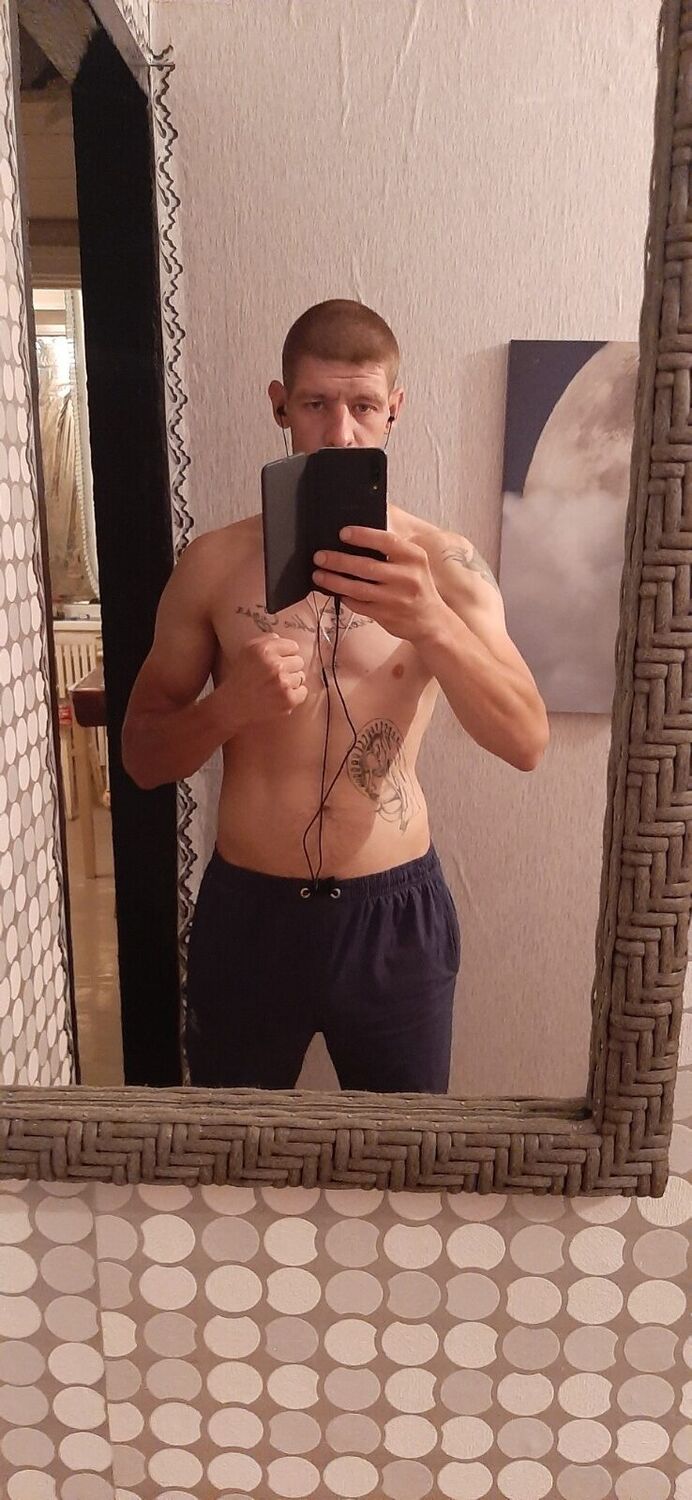  39664737  Dmitrij, 39 ,    