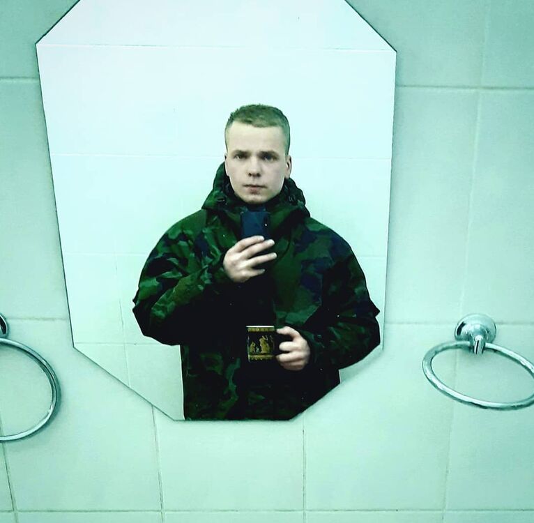  45728227  Aleksei, 26 ,    