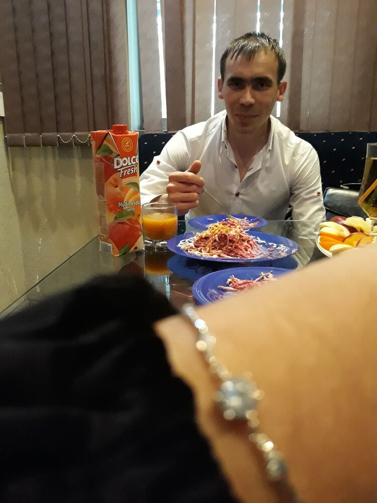  ,   Shuxrat, 32 ,   ,   , c 