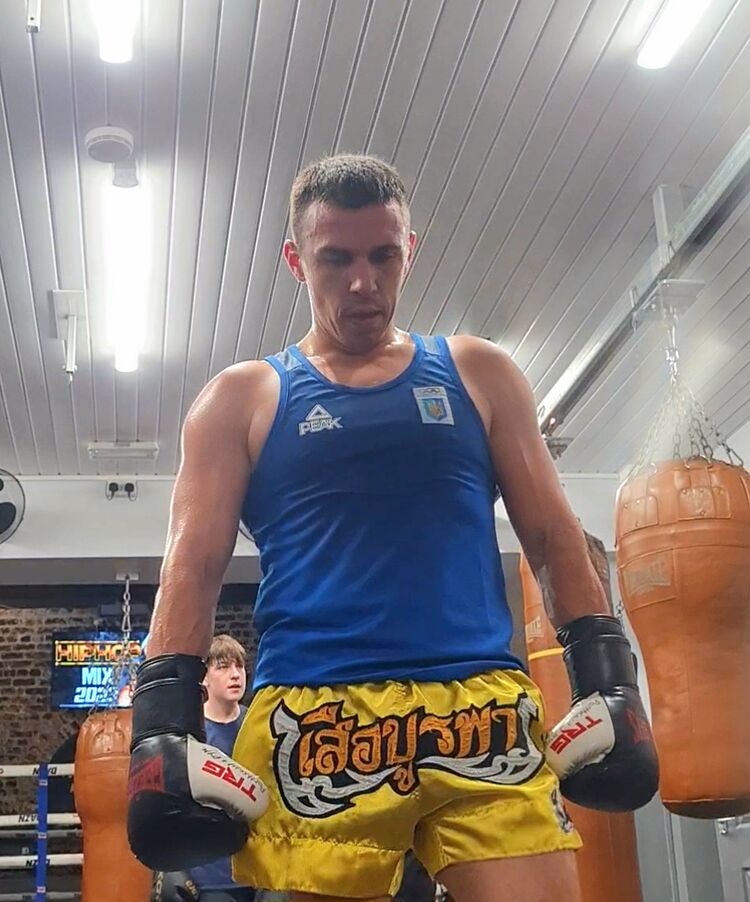  43189457  Rostyslav, 30 ,    Charenton-Le-Pont