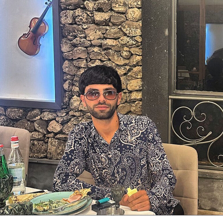  ,   Artur, 30 ,   ,   
