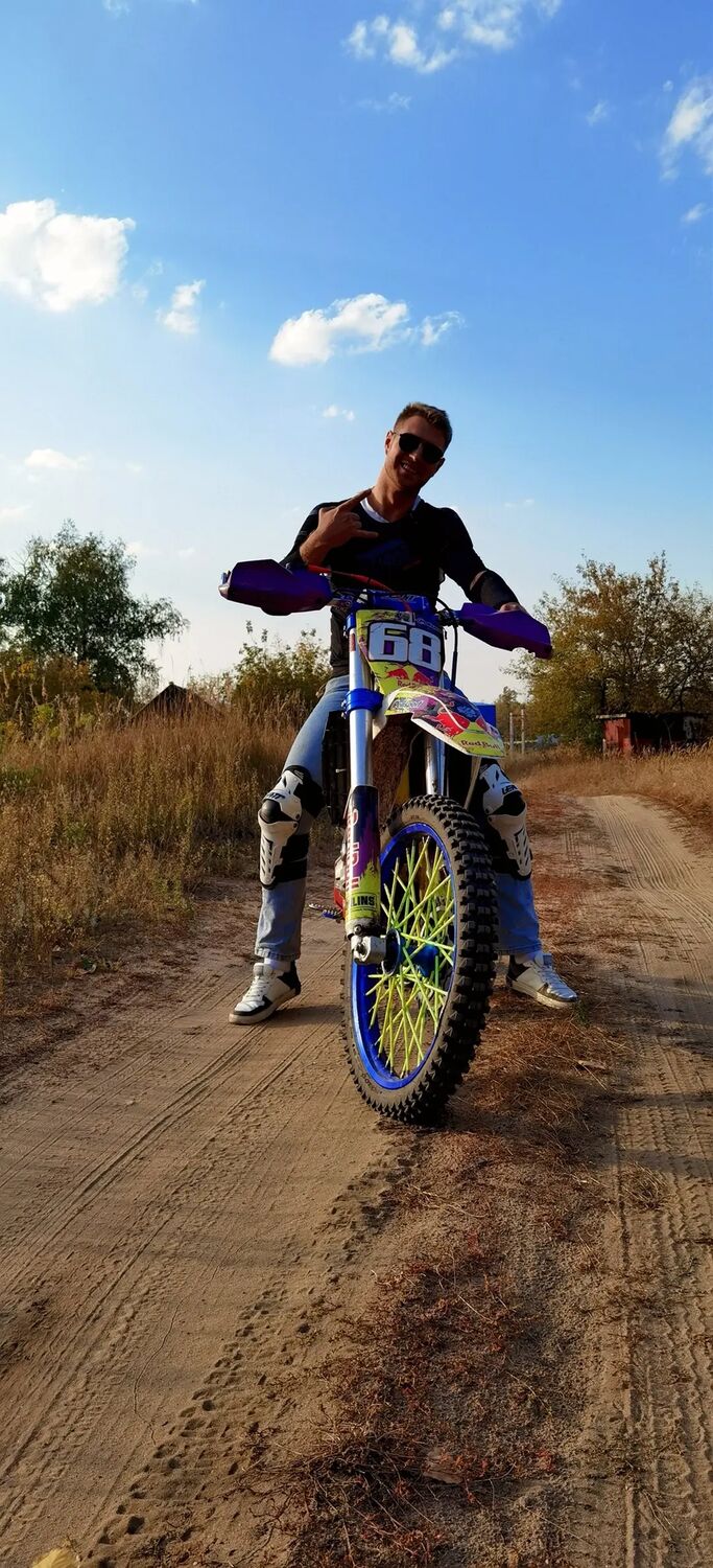  45263487  Viktor, 27 ,    