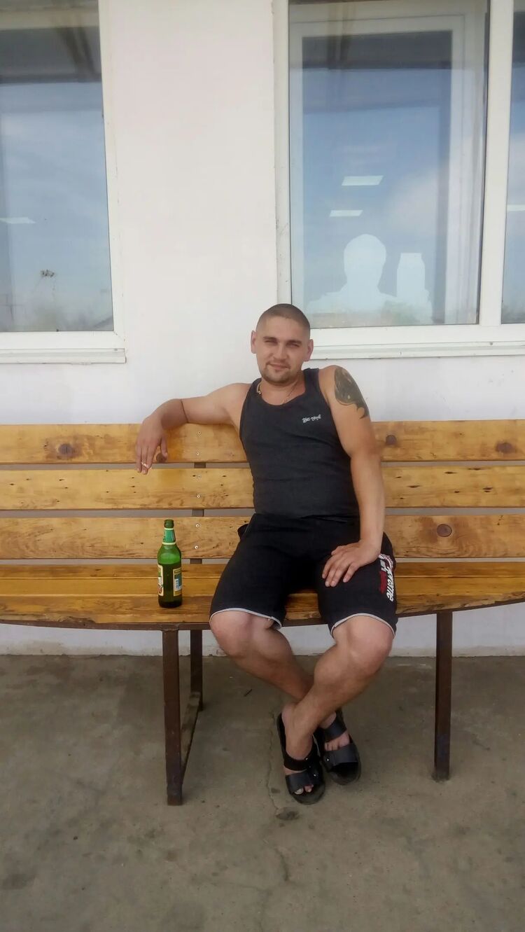  46991157  , 37 ,    