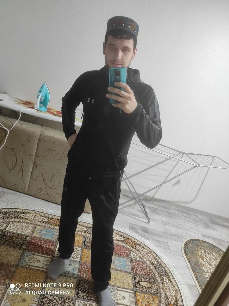  43369207  Ibragim, 28 ,    