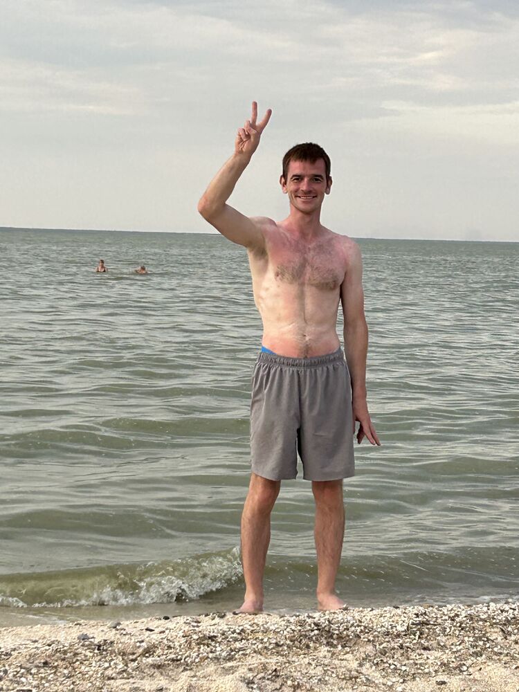  45261027  , 32 ,    --