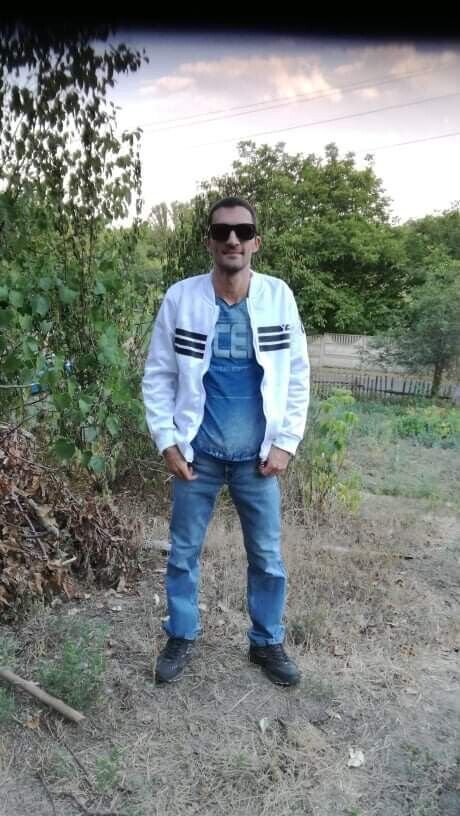  20863267  Mihail, 37 ,    