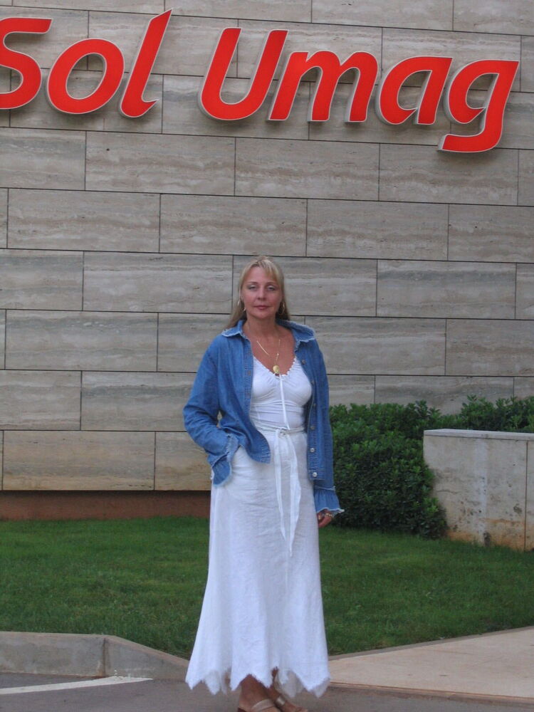  54432657  Olga, 60 ,    