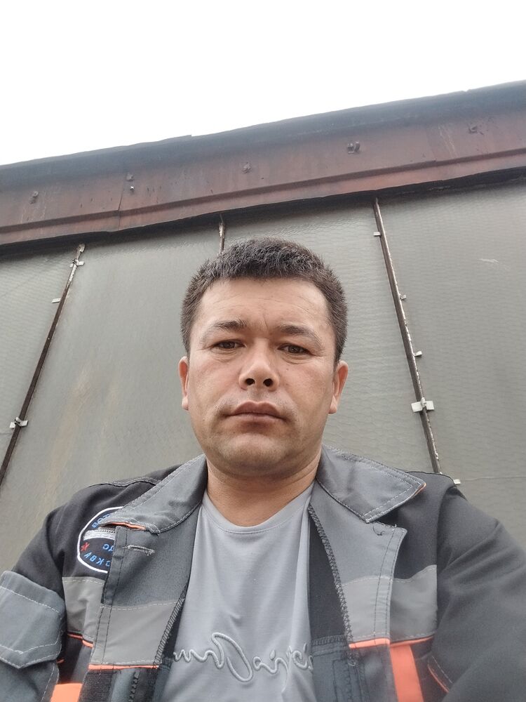  46111927  Roma, 37 ,    