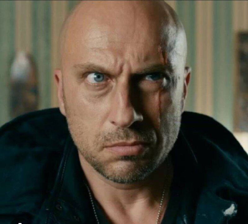  53269237  Fama, 24 ,    