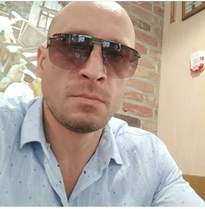  ,   Alex, 41 ,   ,   , c 