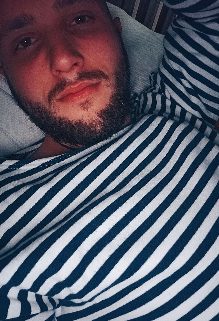  33038507  , 28 ,    