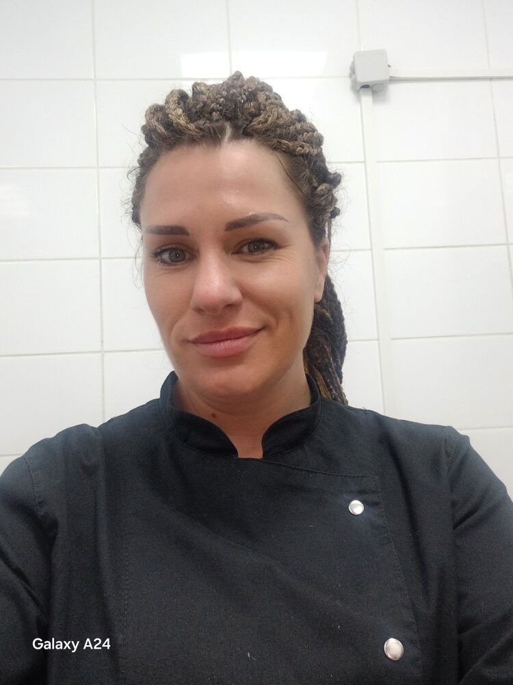  52163557  Lena, 39 ,    