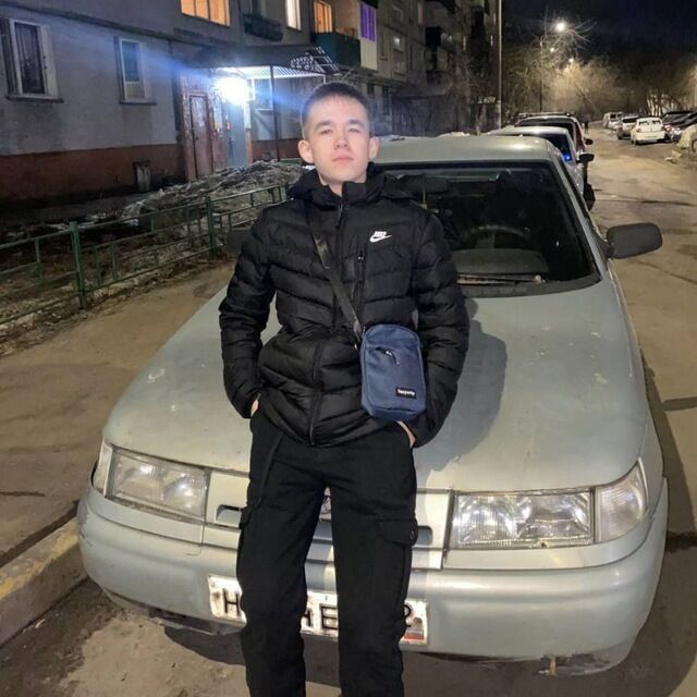 46933477  , 18 ,     