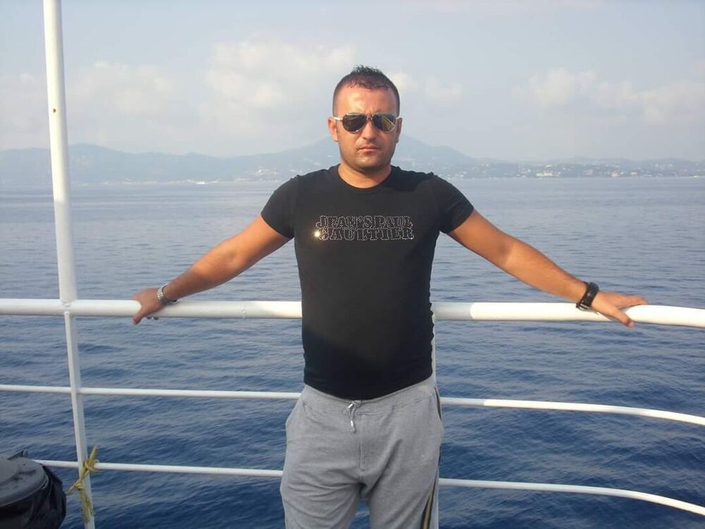  22518577  Sandu, 40 ,    