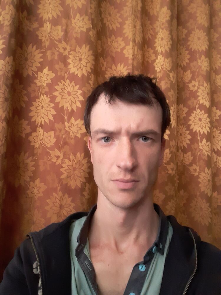  34024097  Mikhail, 21 ,    
