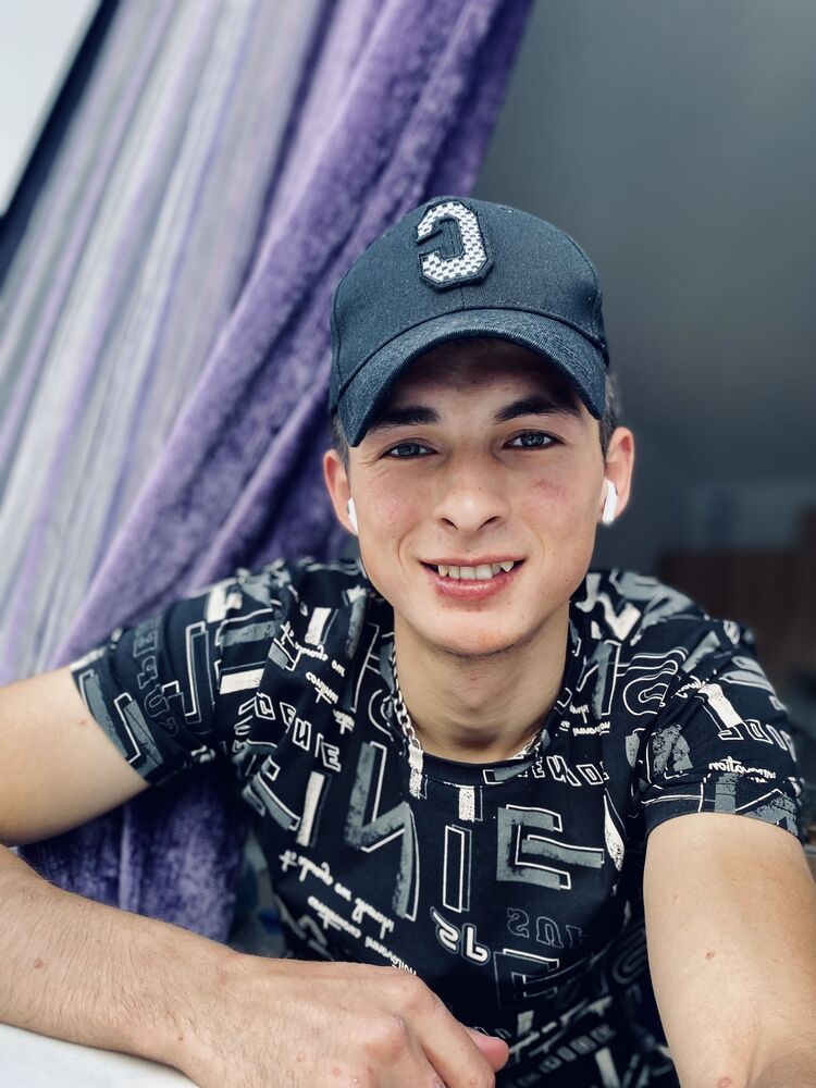  36388257  Aidar, 24 ,    
