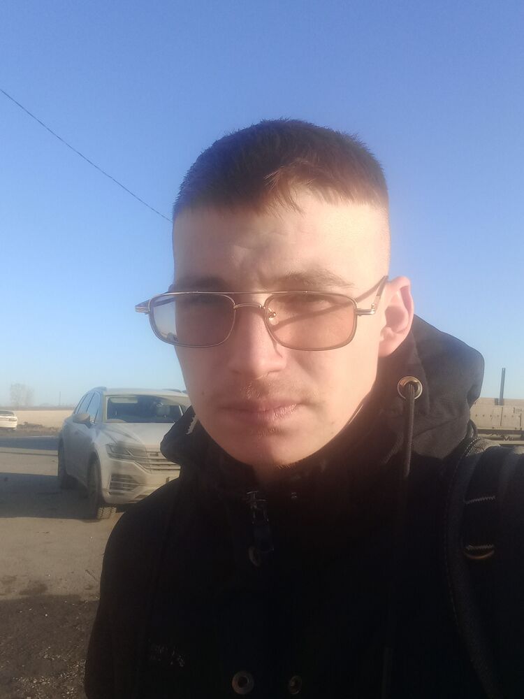  48260407  Anton, 26 ,    