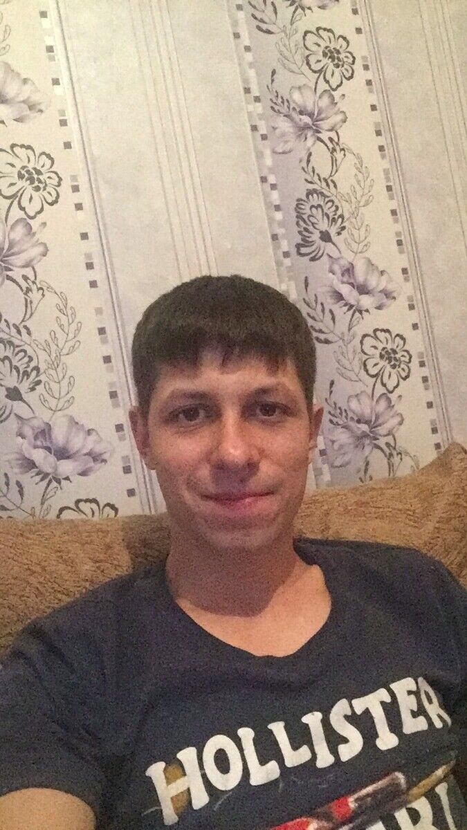  22519667  Alex, 29 ,    