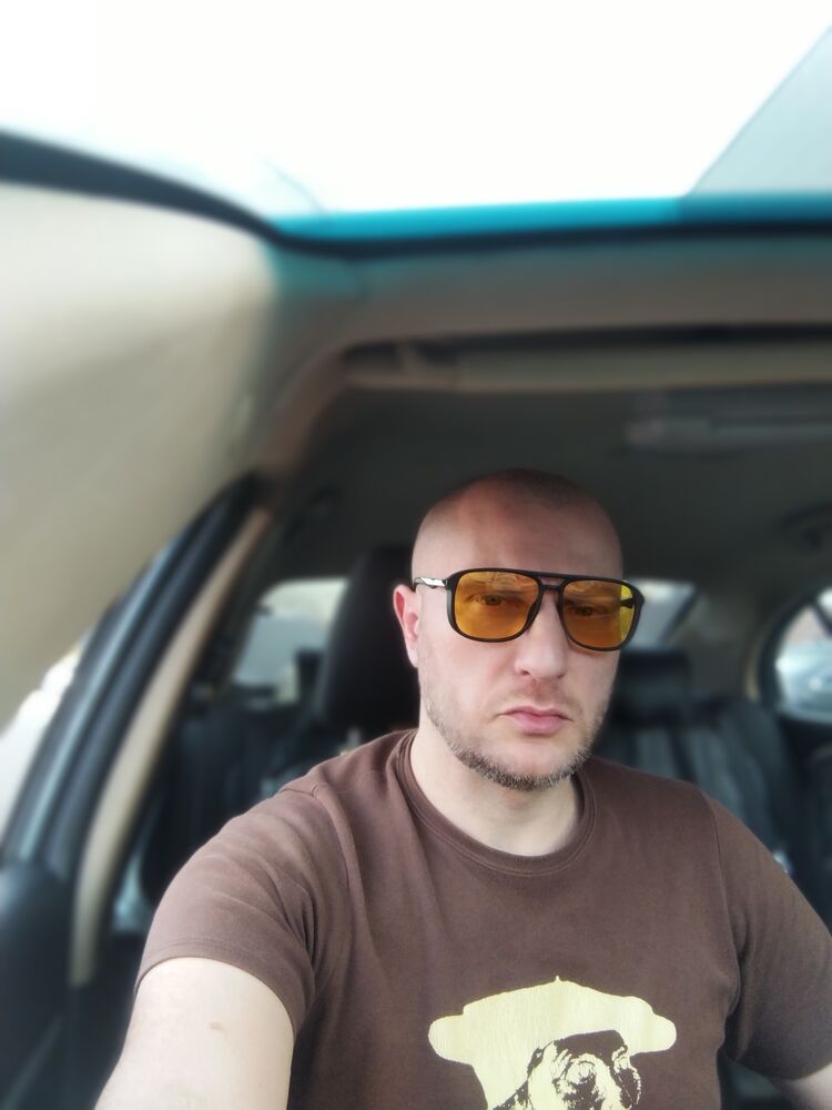  ,   Alex, 37 ,   ,   