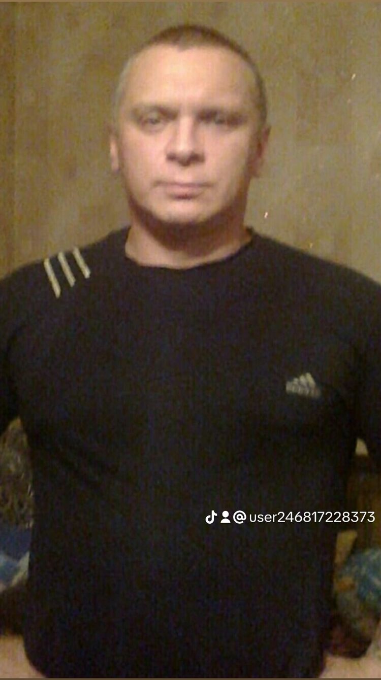  40675407  Andrei, 47 ,    