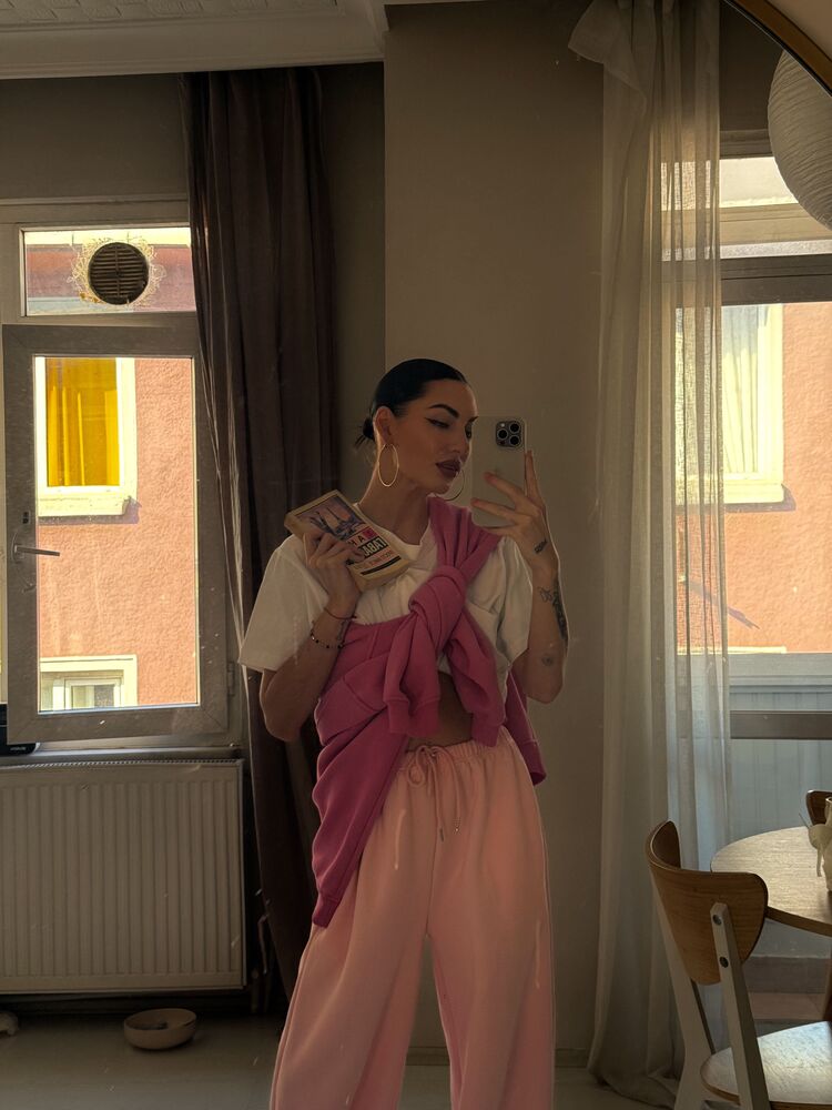  54268747  Anastasia, 31 ,    