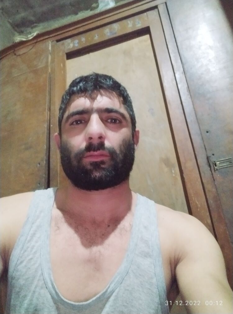  31702847  Gevorg, 31 ,    