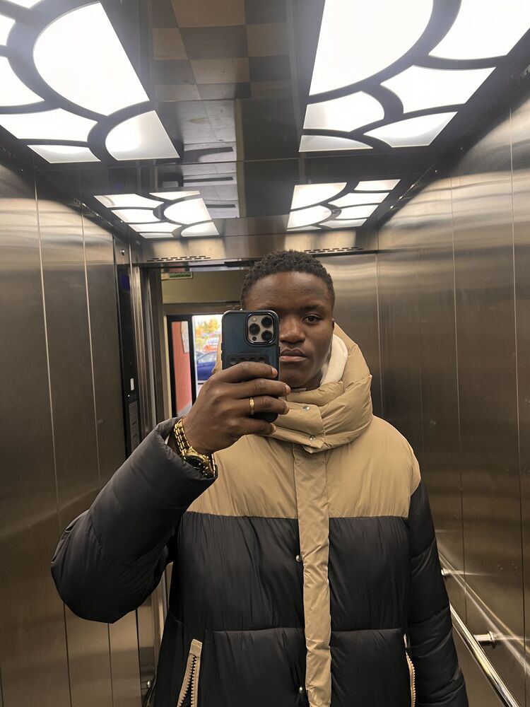  54488527  Louis, 26 ,    