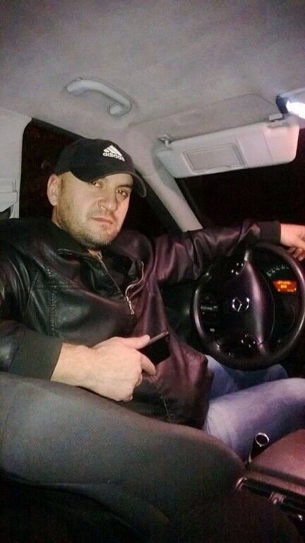  ,   Artur, 46 ,   ,   , c 