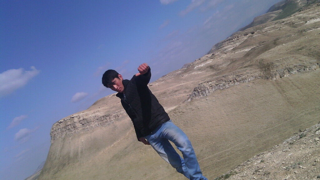  46206107  Ubaydullo, 31 ,    