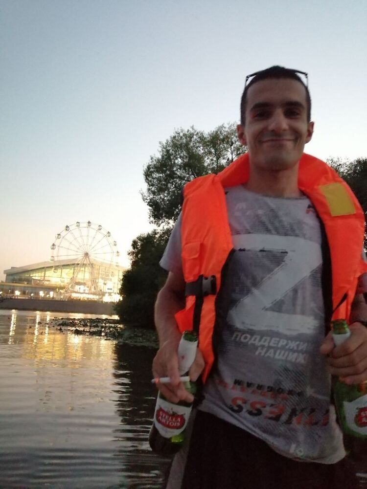  29224727  Neznakomets, 28 ,    