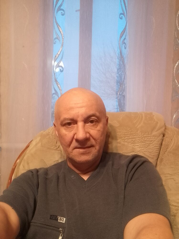  39703597  , 52 ,    
