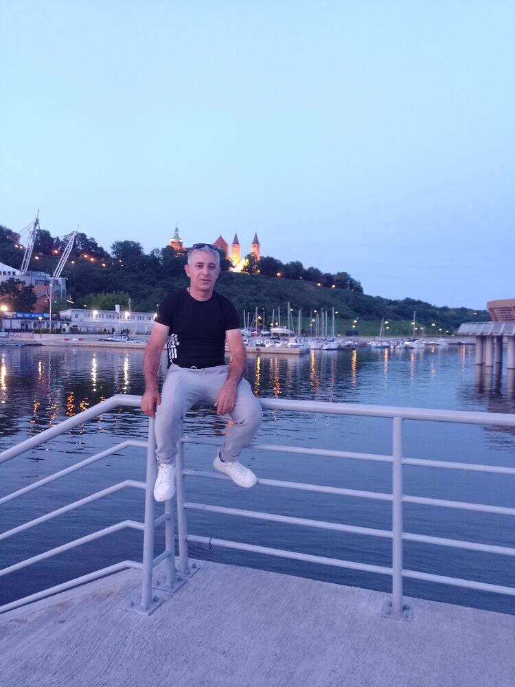  ,   Luka, 40 ,     , c 