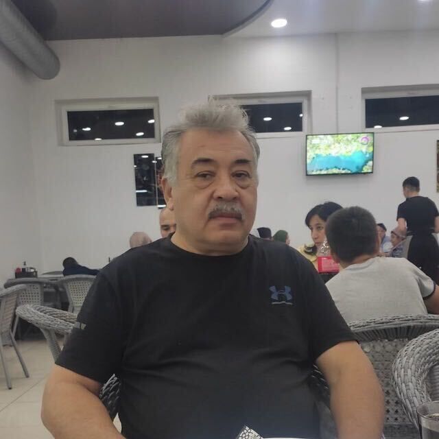  40586977  , 61 ,    