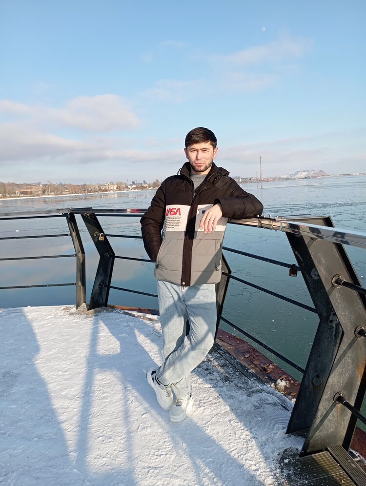  41411867  Murod, 25 ,    