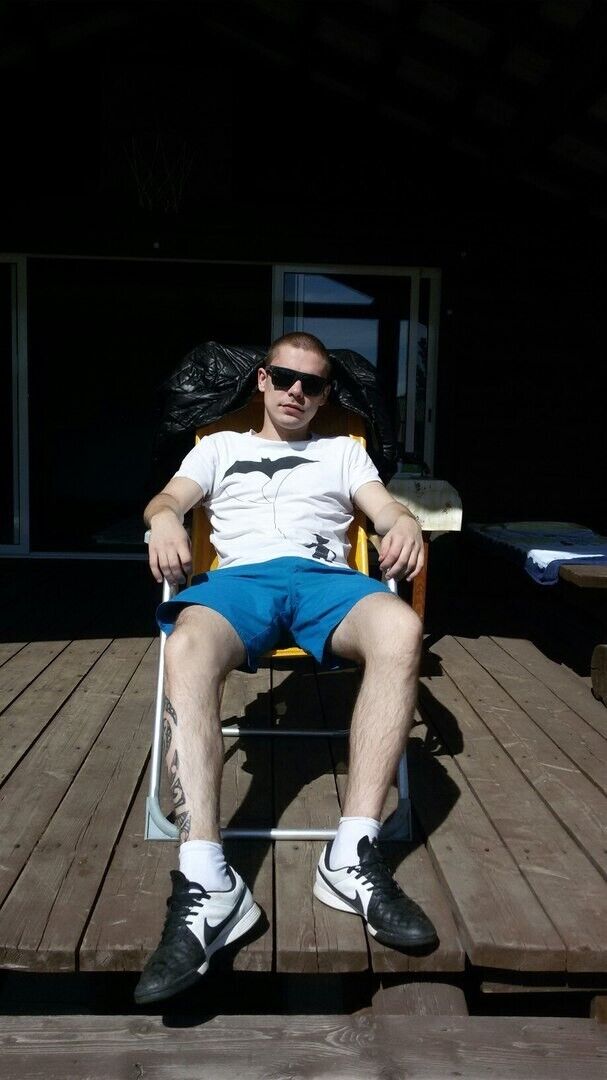  ,   Tony, 32 ,   ,   , c 
