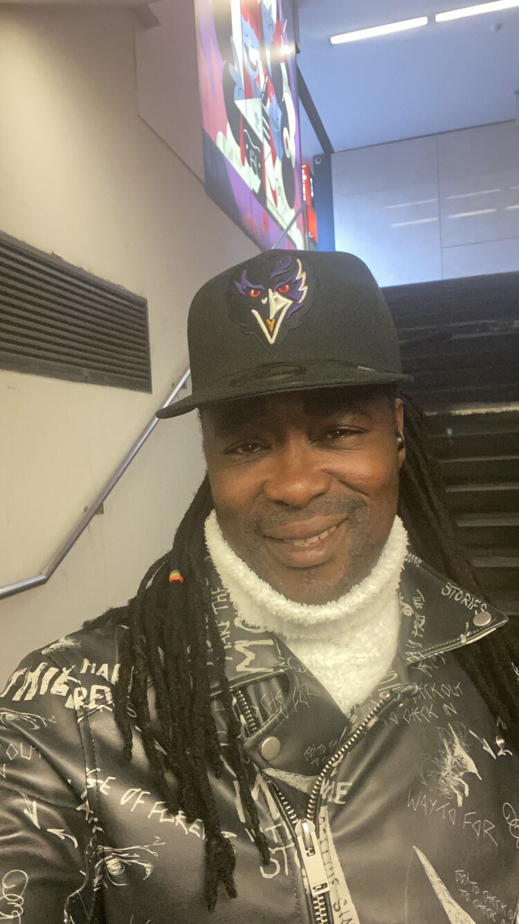  32635447  Shting, 46 ,    