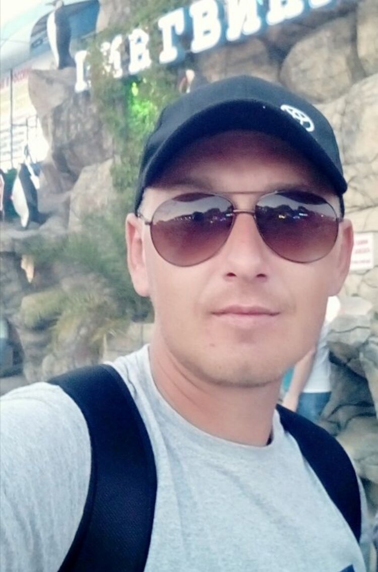   ,   Alexander, 37 ,   ,   , c , 