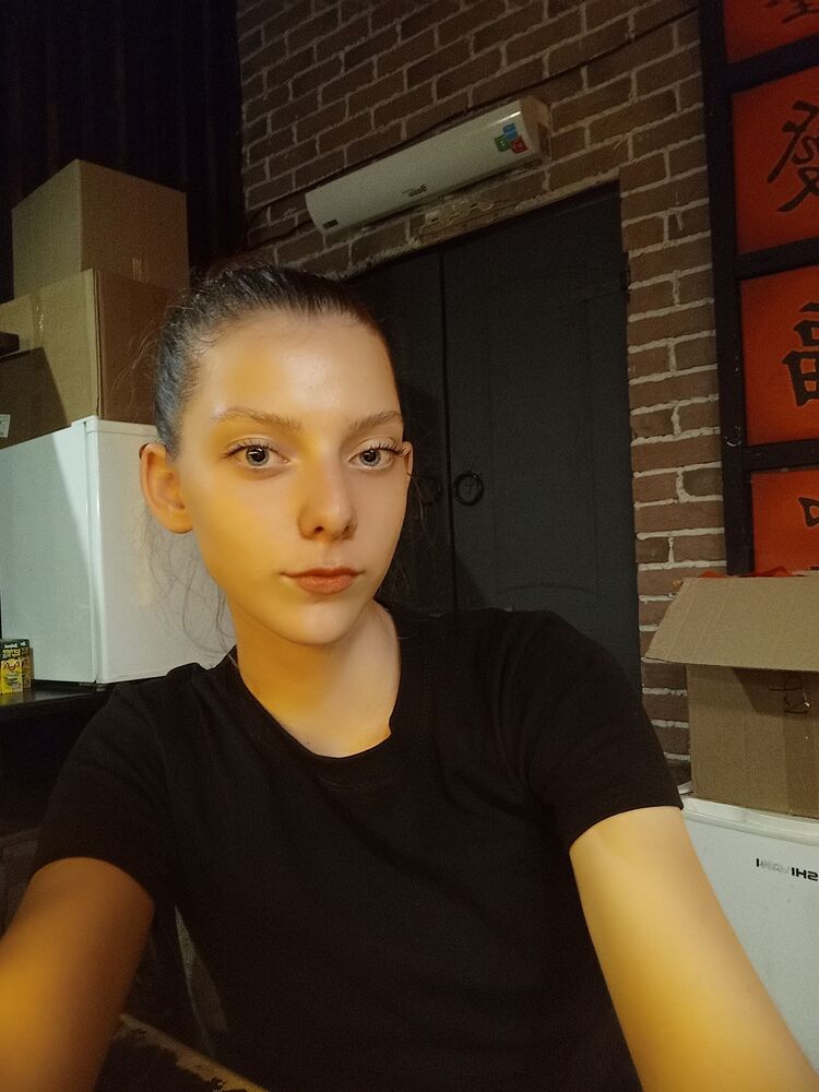  ,   Lena, 18 ,   
