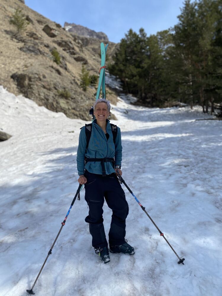  49480377  Niki, 29 ,    