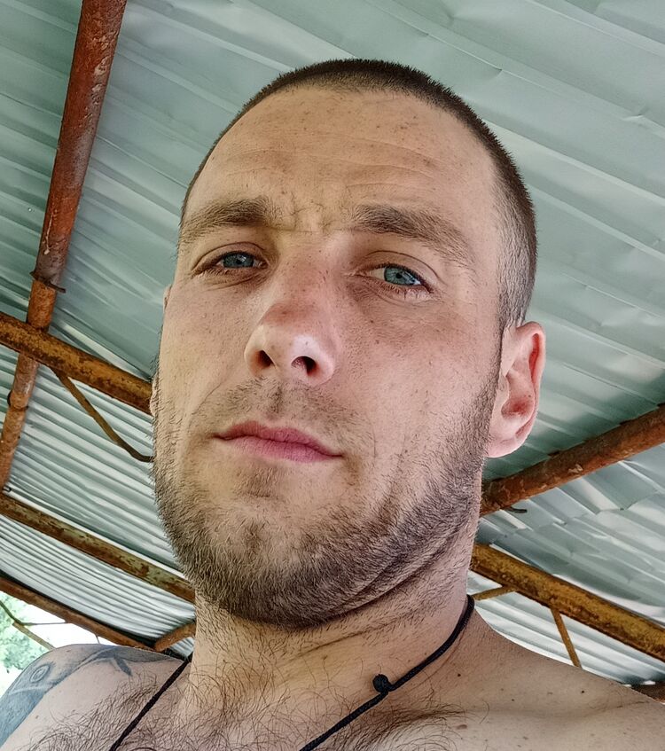  36767607  Artem, 35 ,    