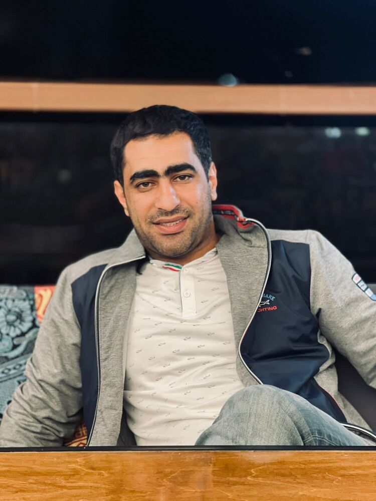  30081917  Nariman, 33 ,    