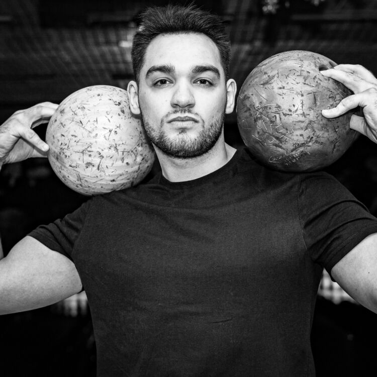  43555087  , 27 ,    -