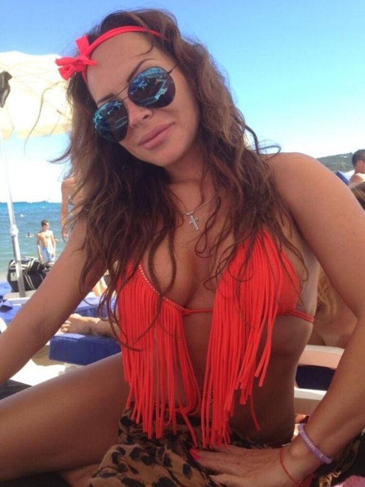 ,   Lenka, 43 ,   ,   