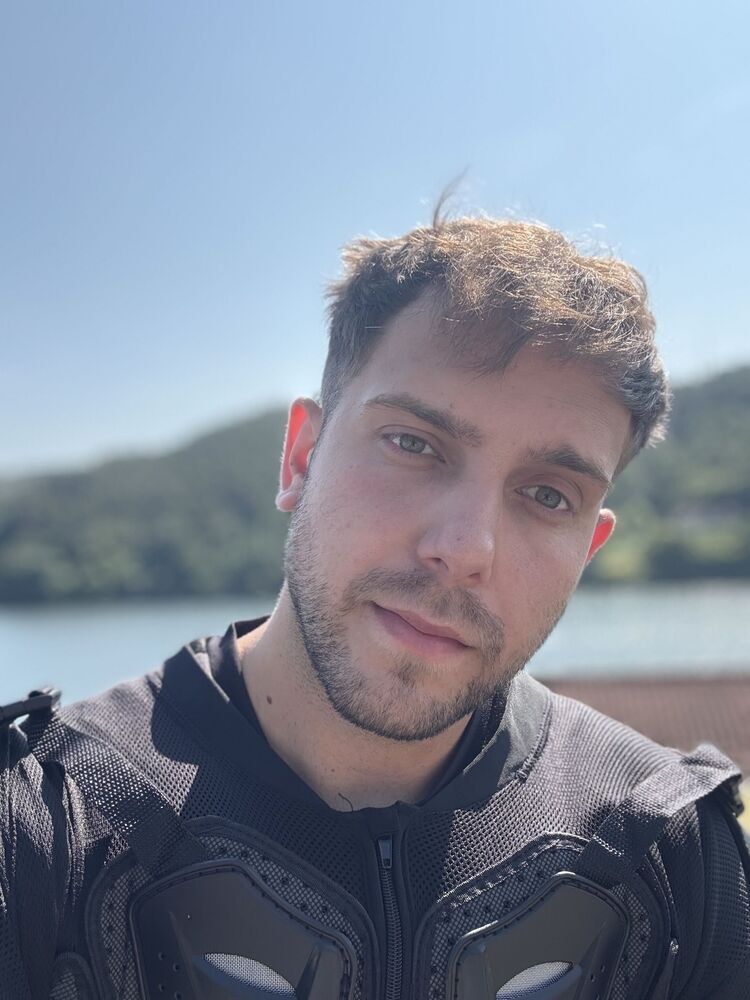  52134877  Ricardo, 27 ,    