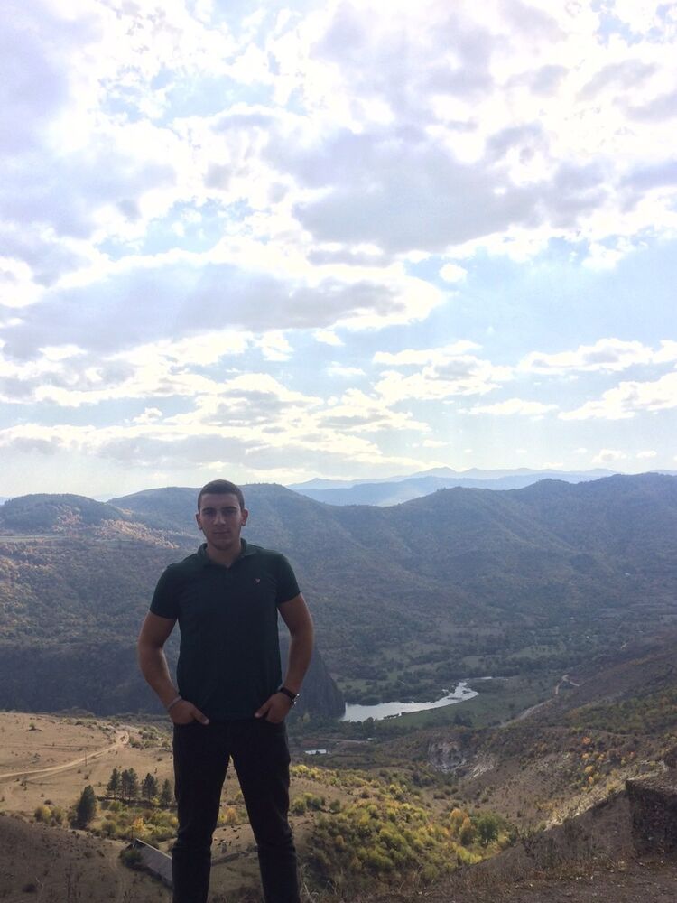  ,   Hayk, 25 ,   , 