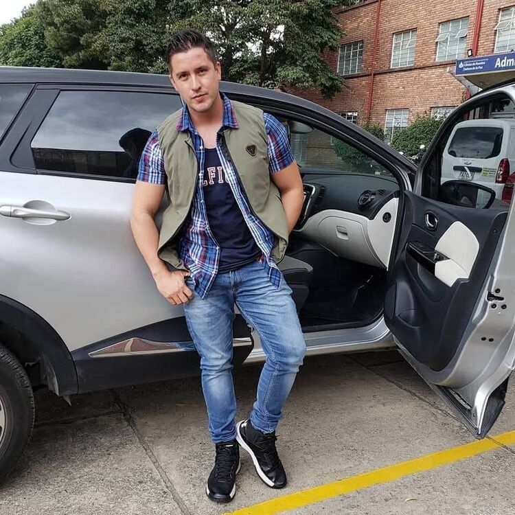  49827077  Alex Johnson, 43 ,    