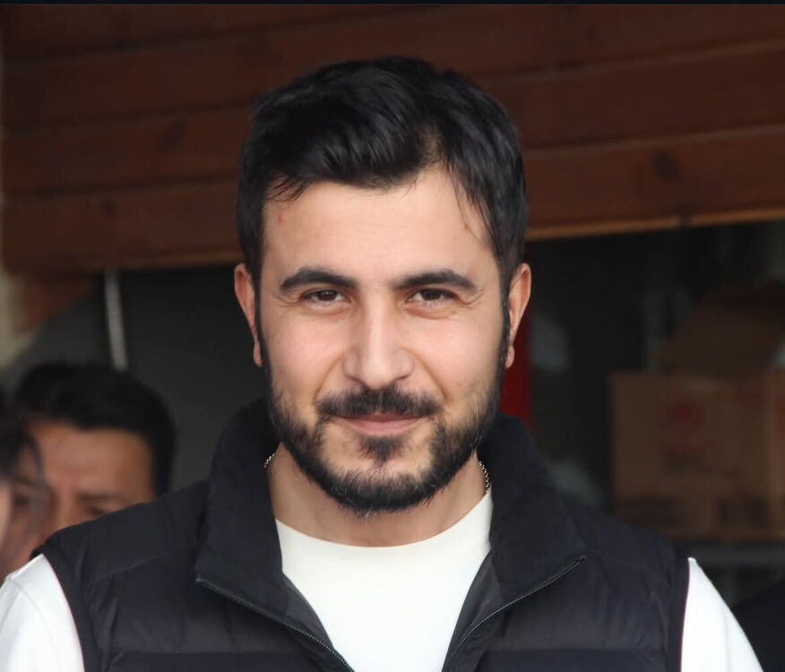  52588657  Mustafa, 32 ,    