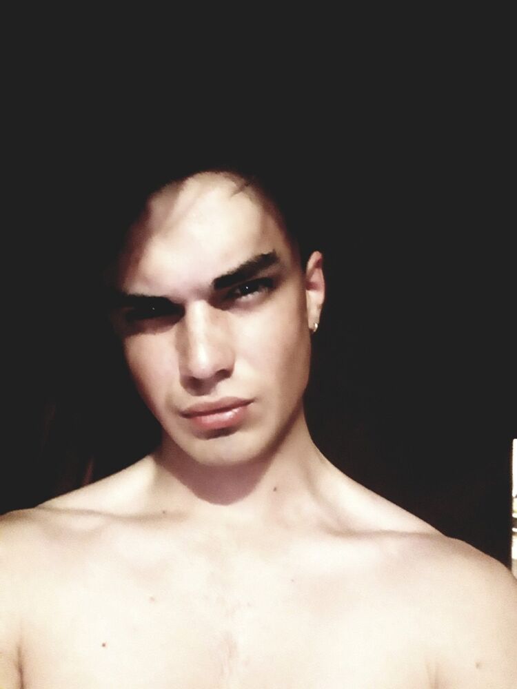  ,   Vlad, 26 ,   