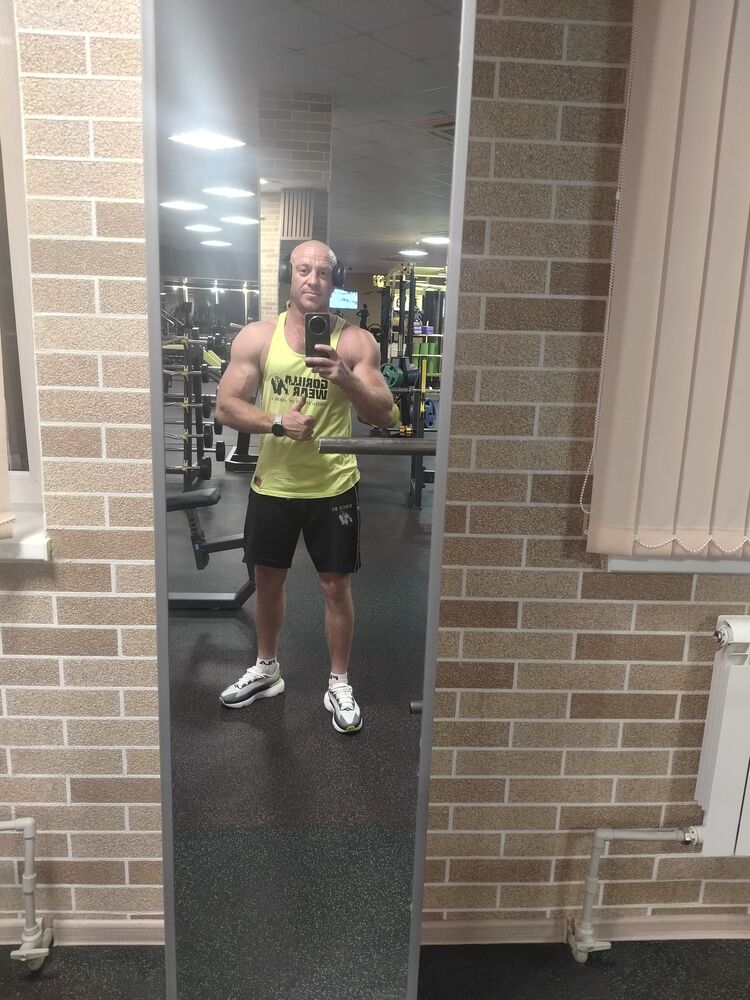  52872117  , 38 ,    